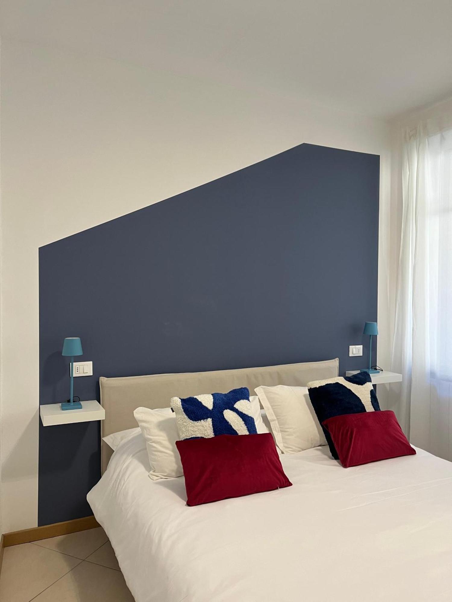Residenze Blue Lake Оменья Экстерьер фото